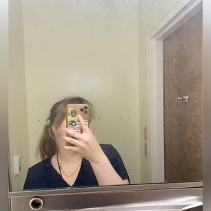 MEET YOUR POSHER - Kayla